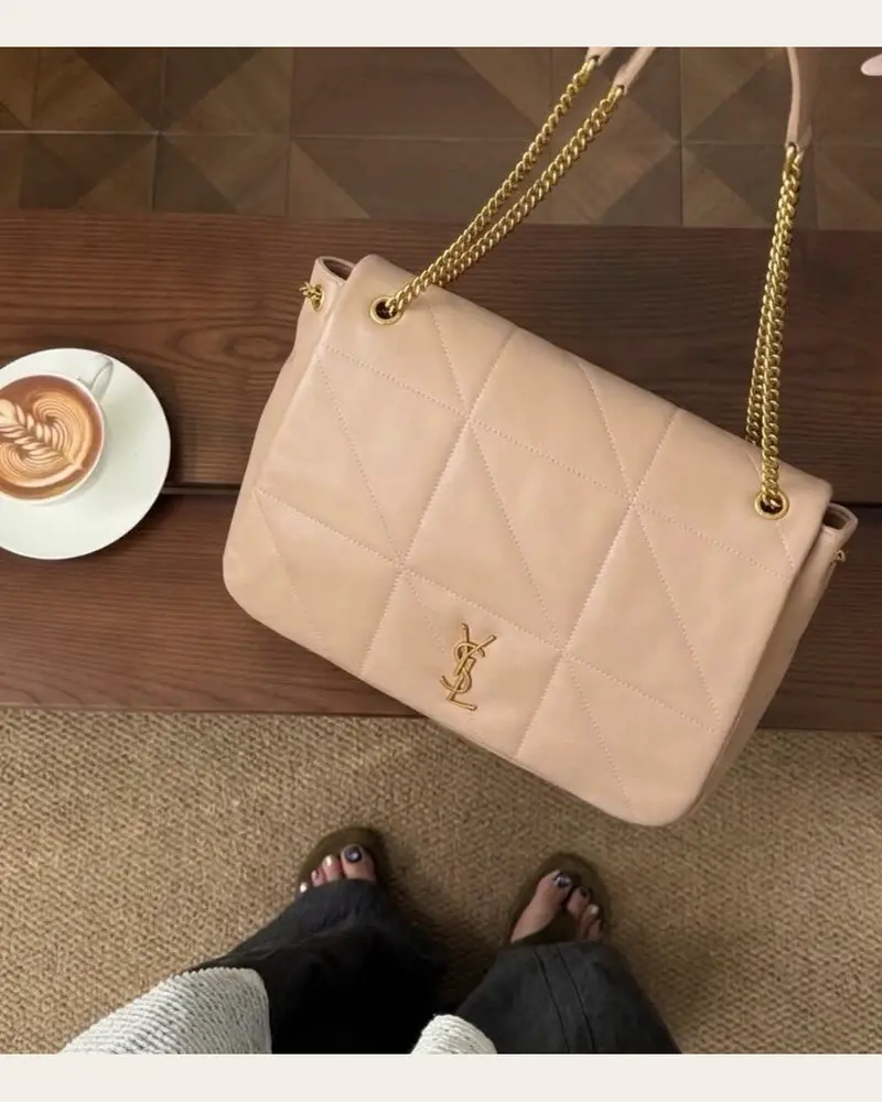 شنطة كتف مبطنة بسلسلة ذهبية 1