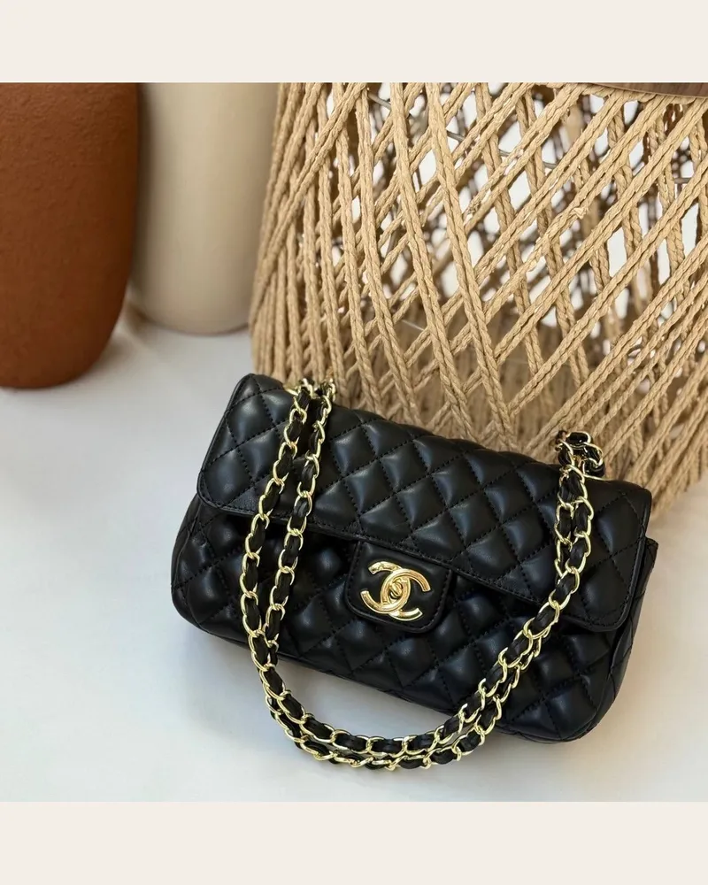 شنطة كتف مبطنة بسلسلة ذهبية 3