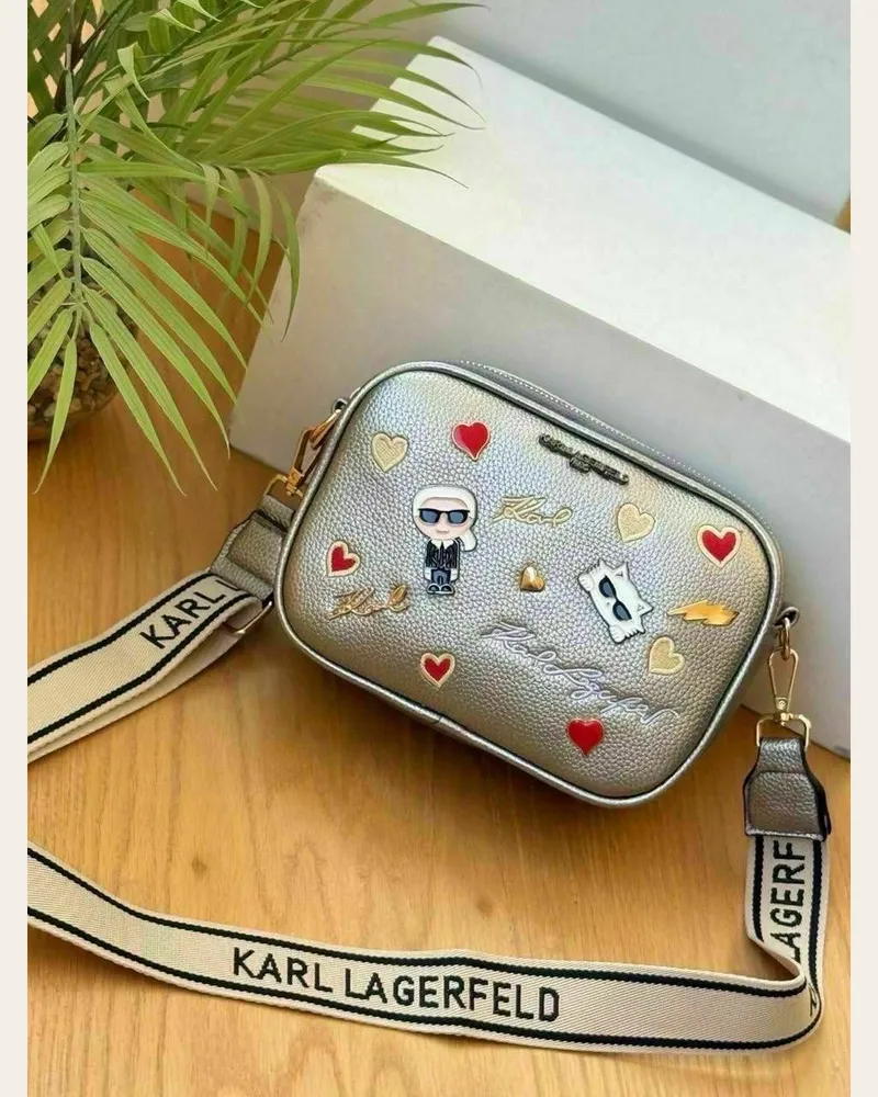 شنطة كروس بتصميم كاميرا بزخارف قلوب 4